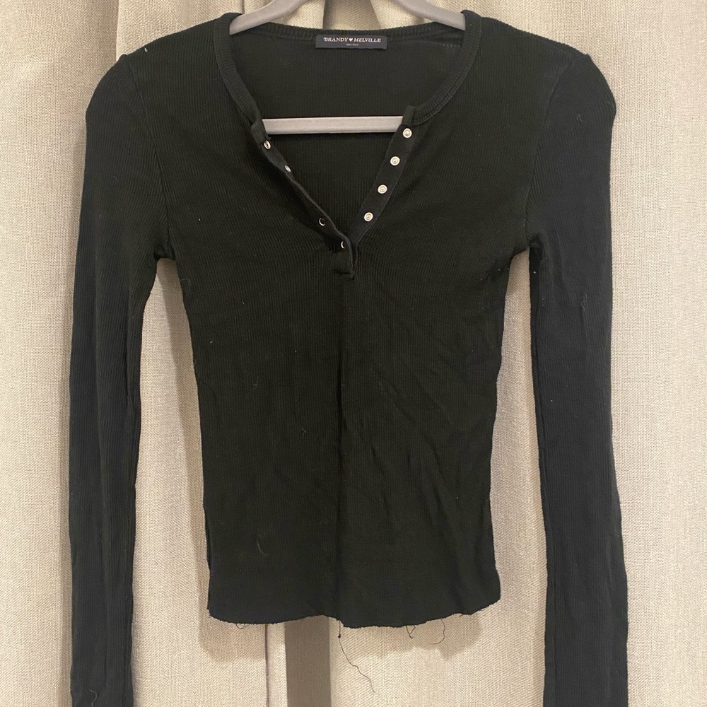 BRANDY MELVILLE BLACK LONG SLEEVE